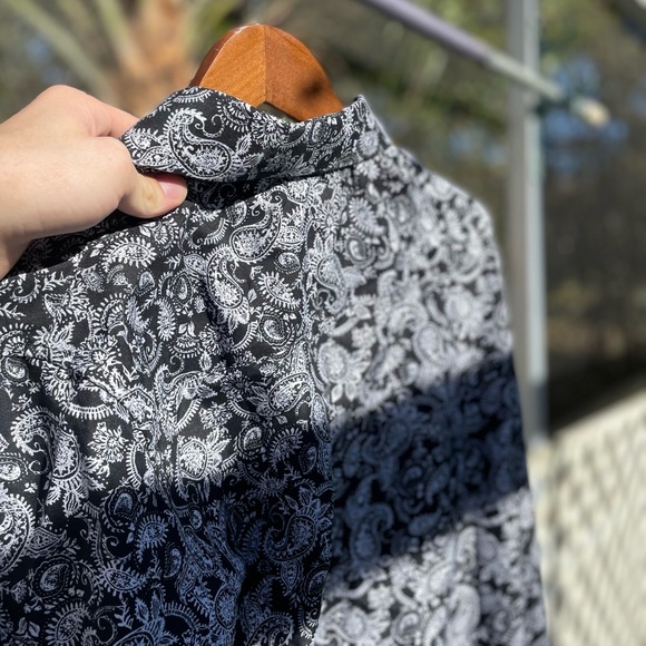 Silver Stone PAISLEY COLLECTION
Large, tags still on. - Picture 3 of 7